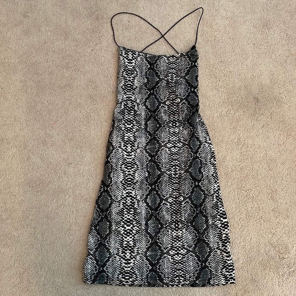 Tiger Mist Dresses & Skirts - Tiger Mist snakeskin dress